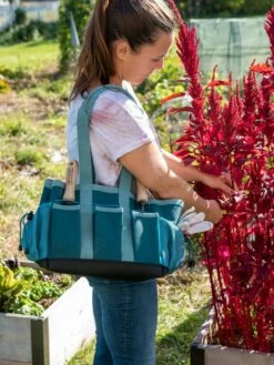 Gardener's Puddle-Proof Tote -garden Sales Store 8595203 0131