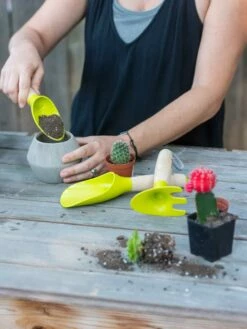 Garden Scoop And Tool Set